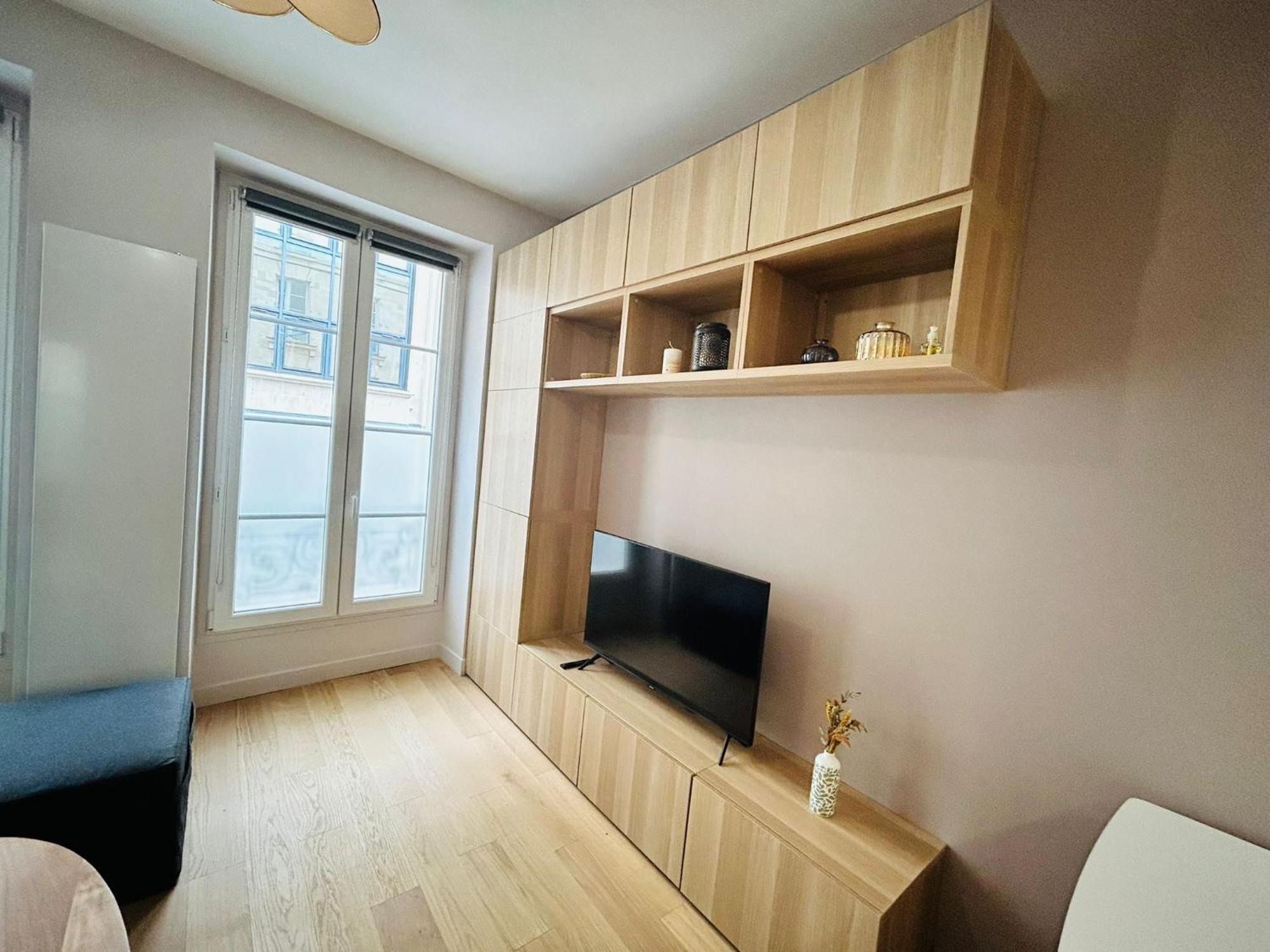 Enghien - New Fully Furnished Appartement