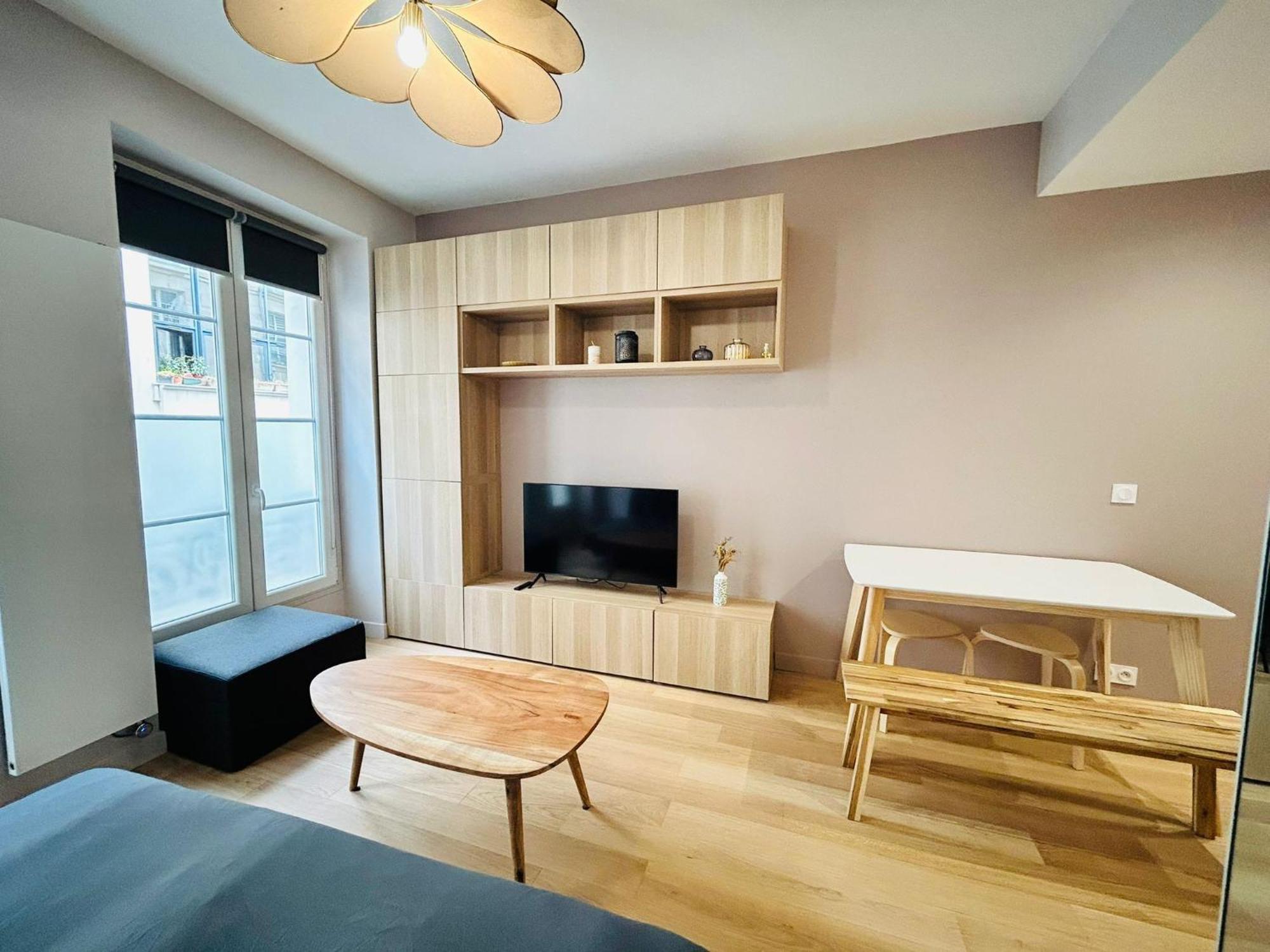 Enghien - New Fully Furnished Appartement *